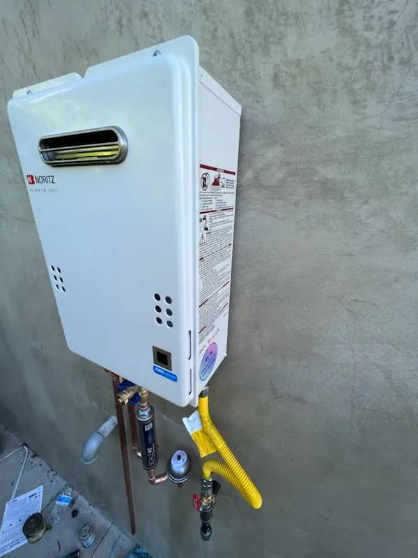 Tankless water heater installation for Villa de Paz homes